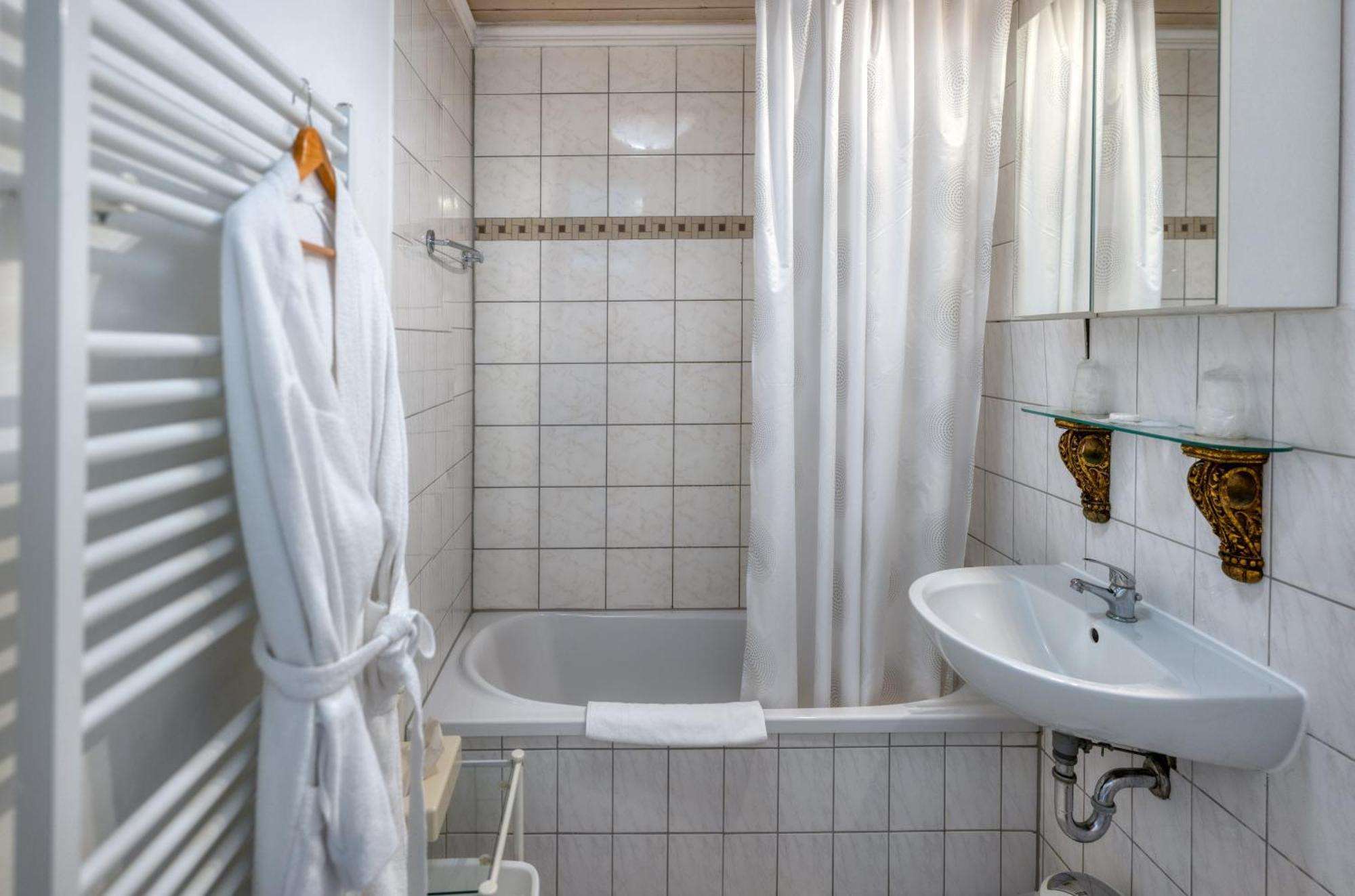 Hotel-Restaurant Central Am Koenigshof Viernheim Zewnętrze zdjęcie