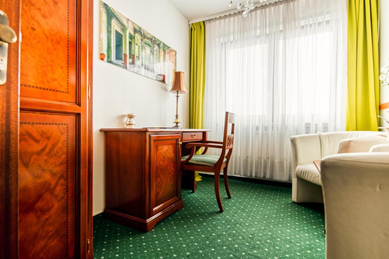 Hotel-Restaurant Central Am Koenigshof Viernheim Zewnętrze zdjęcie